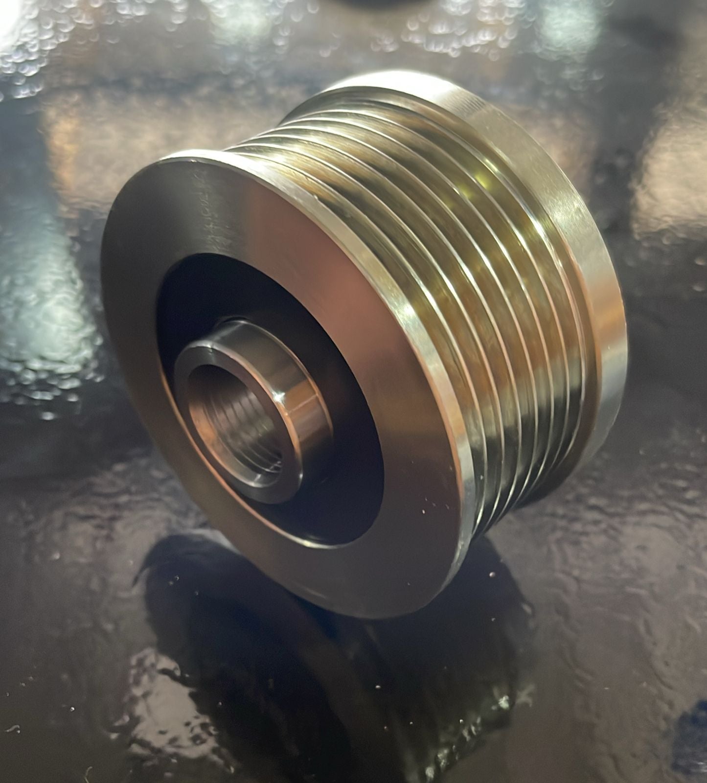 Polea de Alternador de Nissan Murano / Pathfinder / Navara (Clutch; Canales: 7; Alto: 42 mm; Diametro Cuerpo Ex.: 69 mm; Diametro Cuerpo Int.: 47 mm; Diametro Int.: 17 mm) – TM-PLALT-004 / VK-28749
