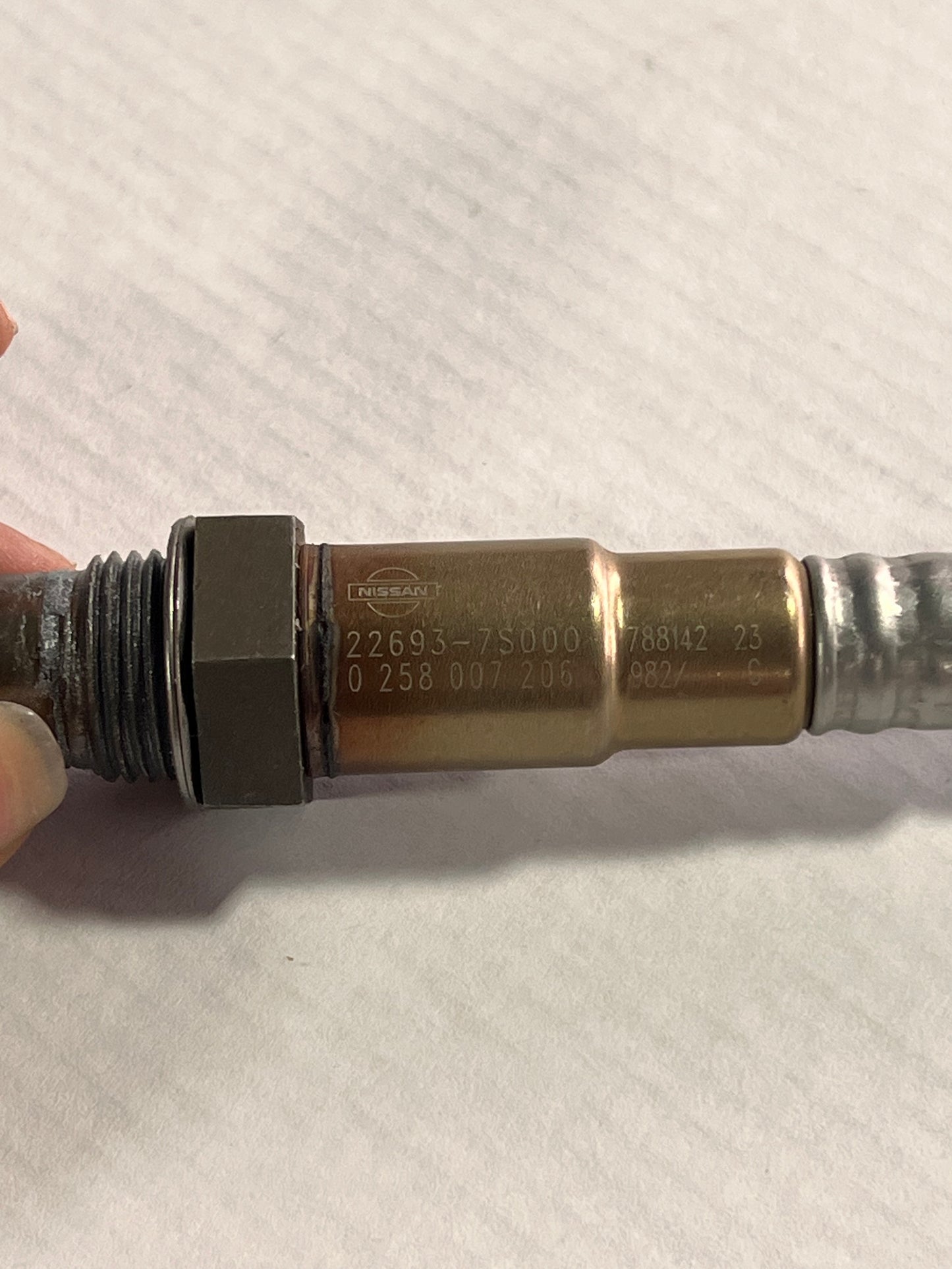 Sensor de Oxígeno Nissan Maxima / Murano / Altima (3.5 L) / Frontier (4.0 L) / Armada (5.6 L) / Infiniti FX45 (6 Pines; Enchufe Rectangular; Longitud: 45 cm) – TM-O2SEN-007 / 22693-7S000 / 0258007206